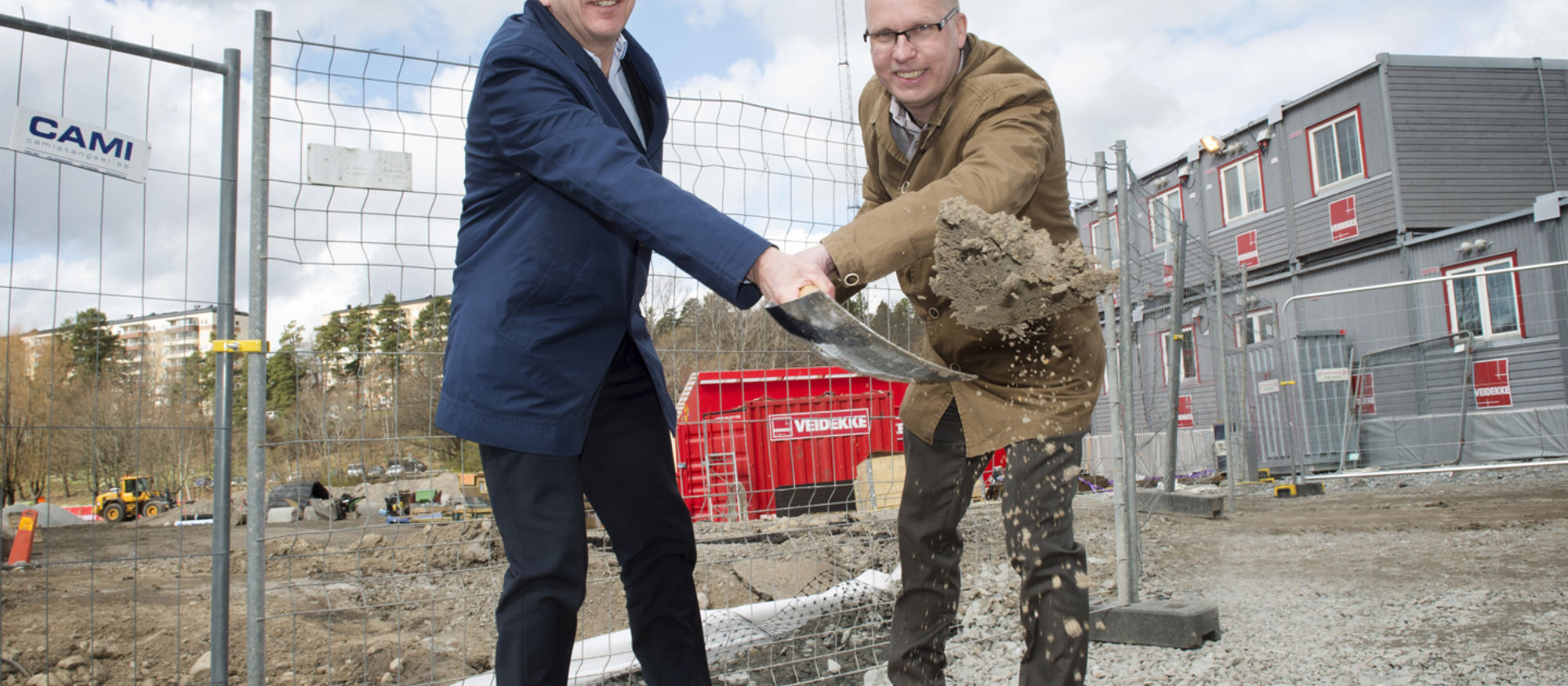 Drömplank och första spadtag i Kallhällsparken 