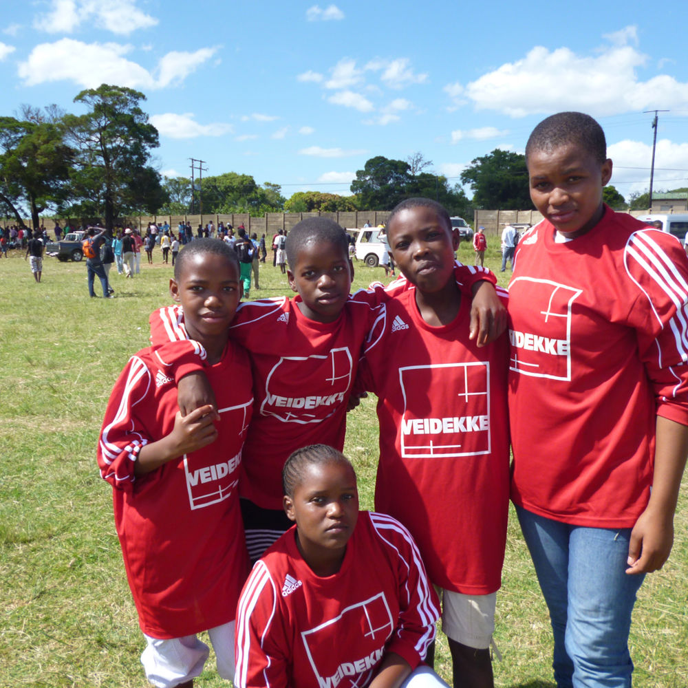 Veidekke bygger fotbollscenter för tjejer i Sydafrika.