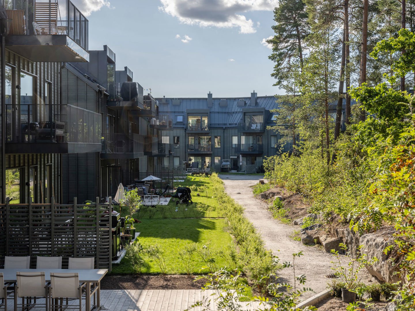 Foto av bostadshuset Västerled i Bromma.